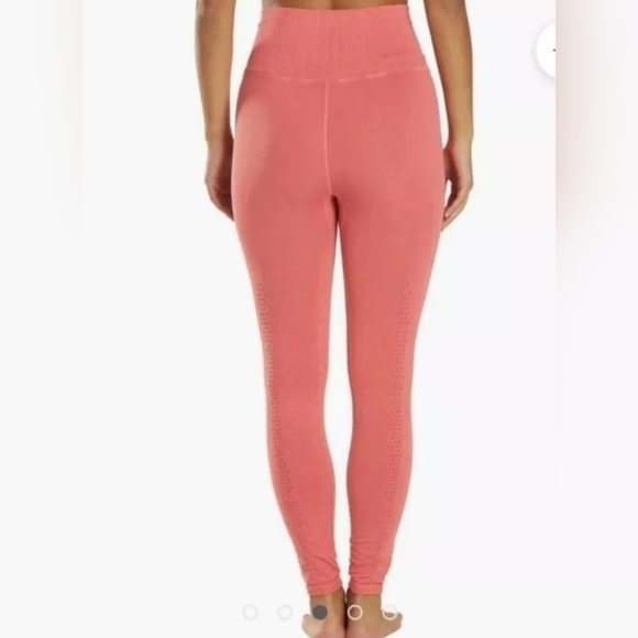 NWOT FP Movement Good Karma Leggings  Size M/L - Picture 2 of 5